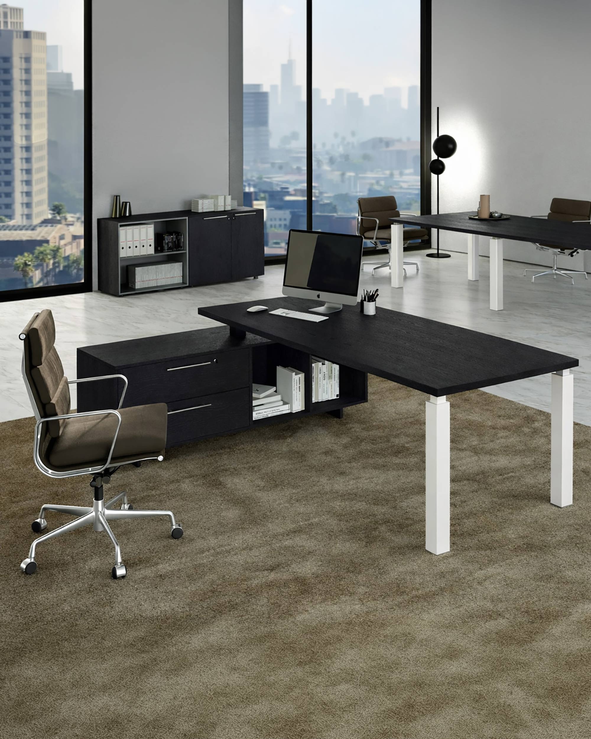 Bureau de direction Quatro sur console – Design italien & rangement intégré