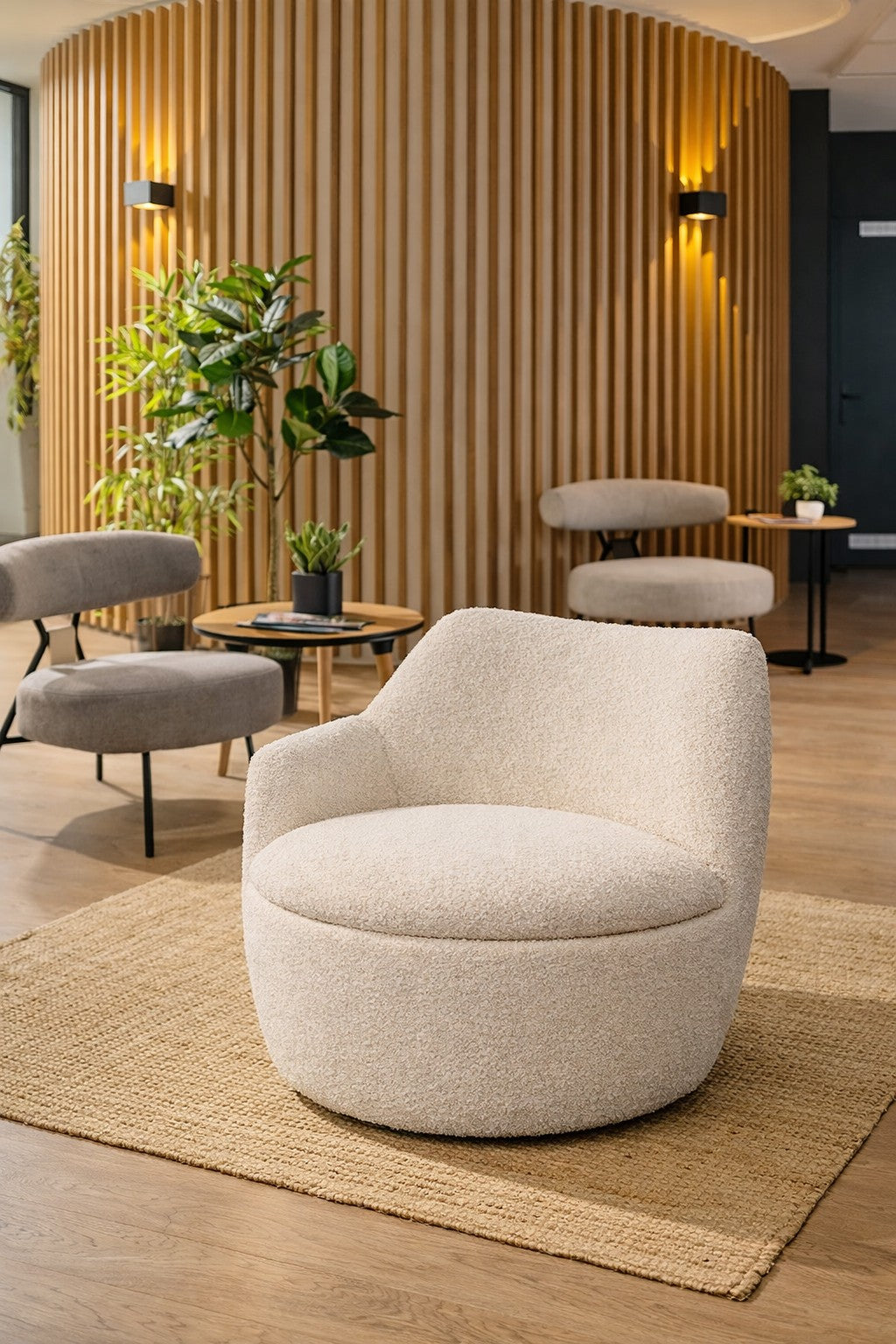 Chauffeuse d’accueil professionnelle Kurl en tissu bouclette