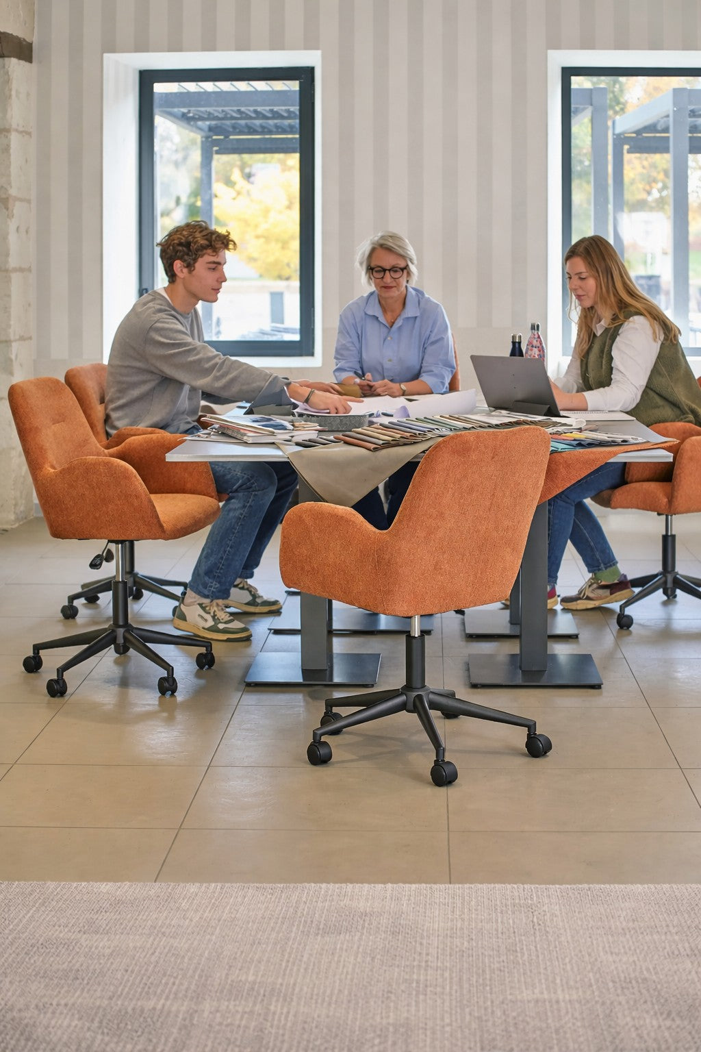 Fauteuil d'accueil et réunion Shino – Sur Roulettes